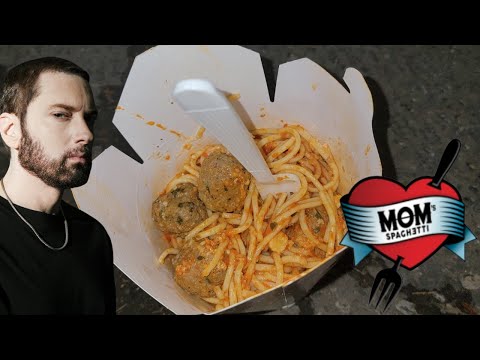 Professional Cooks Review Eminem's Mom's Spaghetti in Detroit!