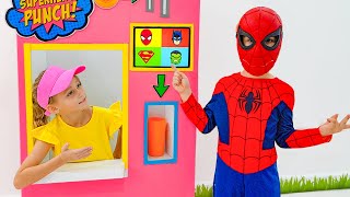 Les enfants se transforment en super-héros - Histoires de jouets amusantes pour enfants