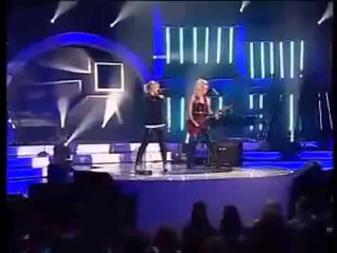 Piret Järvis Ft. Lenna Kuurmaa Club Kung Fu Live