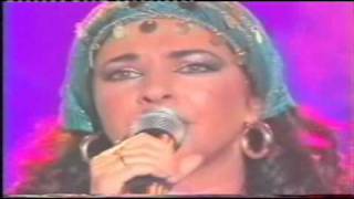 Natacha Atlas :  &quot;Mon amie la rose&quot;  live &amp; stéréo.wmv