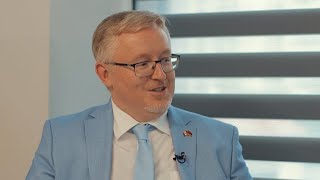 Էթնոգույներ. Էնդրյու Թըրներ