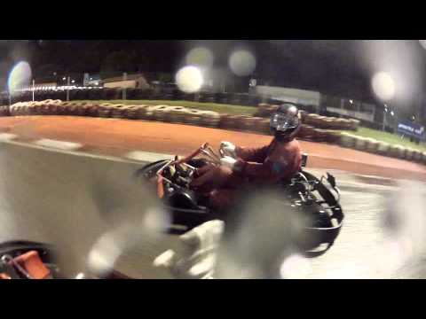 2013 - 5º Etapa - Amigos do Kart - 28/05 - André - Prova - Video 01 - Kart 08 - Pista Molhada CHUVA
