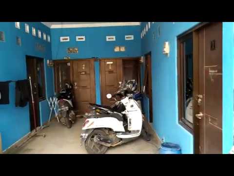 Di Kost kan kosan ada 12 kamar, 1 kamar harga 8 juta setahun. Termurah se jatinangor