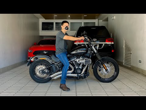 BMC 013 Vance & Hines Big Radius + Arlen Ness 10-Gauge Air Intake on a Harley-Davidson Street Bob