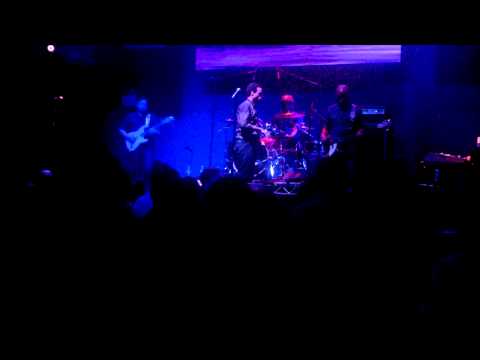 BILAL PERFORMS "BUTTERFLY" LIVE