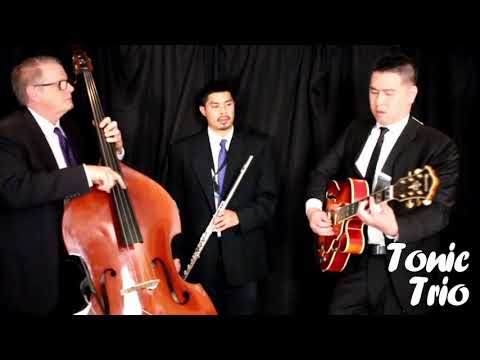 Tonic Trio: "Blue Bossa"