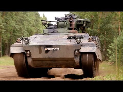 Kraftfahrer auf dem Marder in Torgelow - Bundeswehr