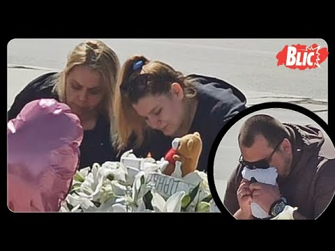 Jutarnji list - Dankini roditelji u suzama zapalili svijeću u centru Bora: Otac poljubio pa ostavio malenog bijelog medu