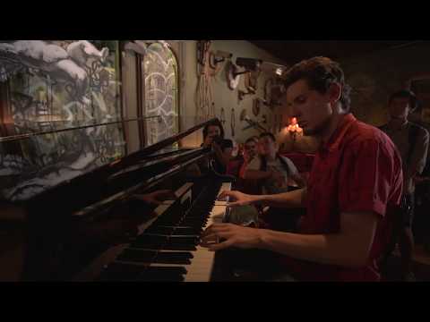 Thomas Krüger – Una Mattina – Live at Banksy's The Walled Off Hotel in Bethlehem