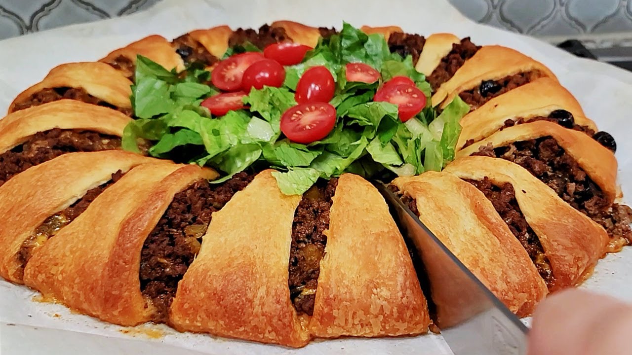 Taco Crescent Ring VLOGMAS Day 4