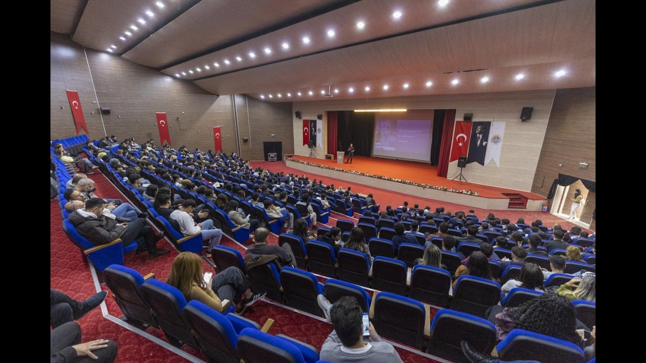 MERSİN BÜYÜKŞEHİR’DEN ÜNİVERSİTE ADAYLARINA ‘MESLEK TANITIM SEMİNERİ’