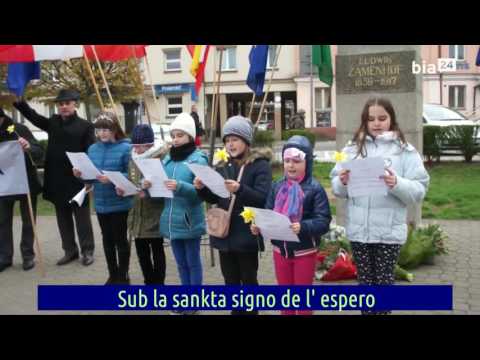 Polaj infanoj kantas La Esperon memore al la 100-a mortdatreveno de Zamenhof - Esperanto