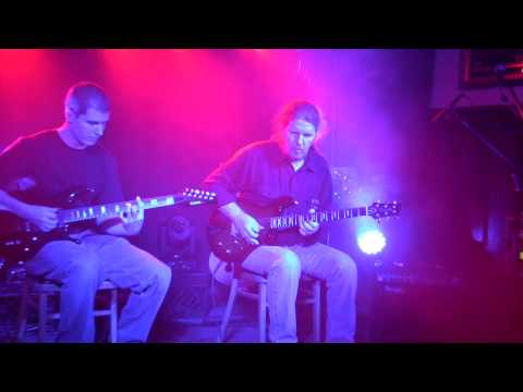 Chris & Kazak jam on "Robben Ford Blues"