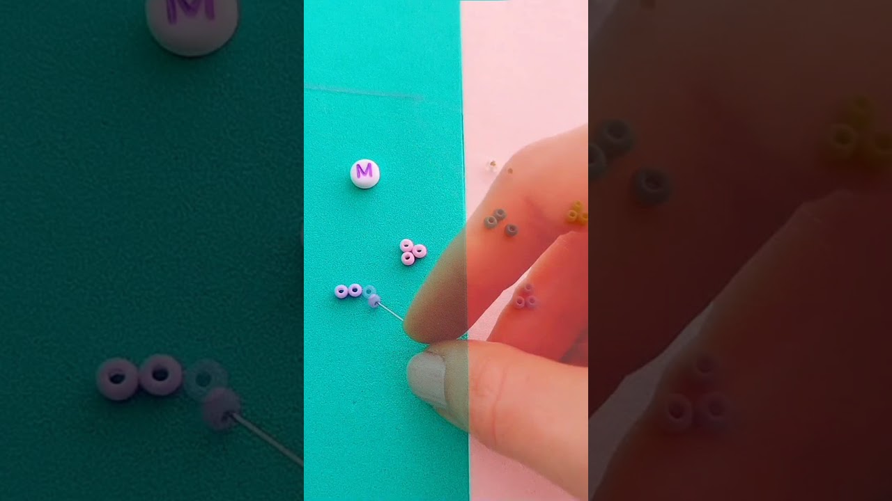 💙 Como hacer anillos con letras de acrílico y Mostacillas de colores