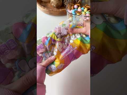 Easter bunny munch 🐰🍪 #asmr #snackideas #easter #candysalad #candy #satisfying
