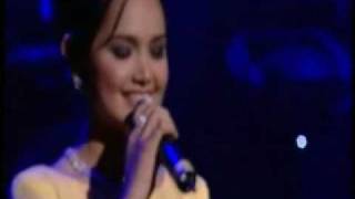Download lagu Siti Nurhaliza @ Royal Albert Hall - Janji Kasih mp3