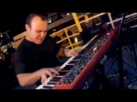 Tony Succar Descargando en Bayside con Mixtura) Vidéo•Mario Mathieu)