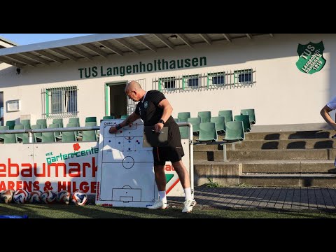 „Der harte Hund bittet zum Tanz“ - Trainingsauftakt beim TuS langenholthausen !! ( Drohnenaufnahme )