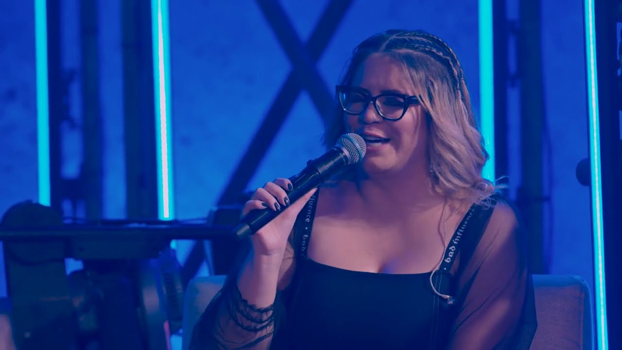 Maiara e Maraisa & Marília Mendonça - Eu busco uma estrela (Official Music Video)