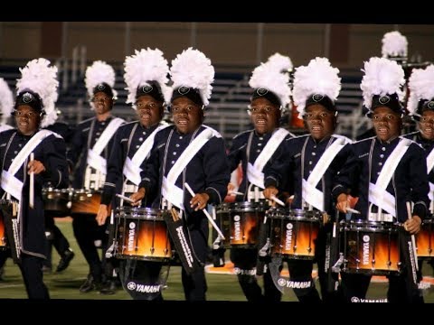Bluecoats 2014 drum feature but Da Tilt go SKRRRAA