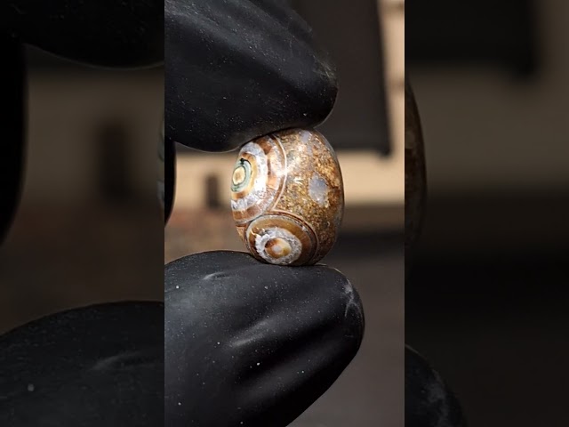 حجر عقيق داؤدي طبيعي