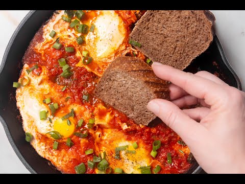 Spicy eggs and tomatoes