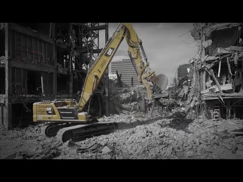 Cat® 340 Straight Boom Demolition Excavator