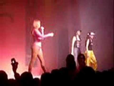 Maria Laura Garcia - Hung Up