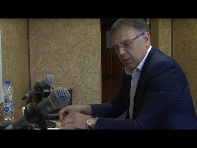 Мэр АГО выступил на радио АНХК