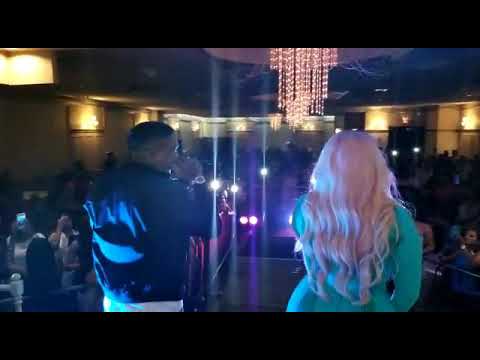 Toxic Crow y La Insuperable cantando que hable el dinero remix  en canada