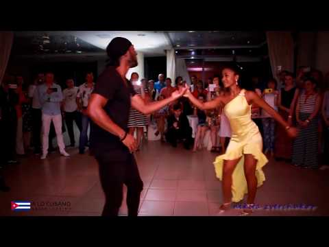 Lisi con Victor - show en Yekaterinburg - salsa timba rumba cubana