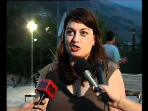dervishet fluturues ne gjirokaster.flv