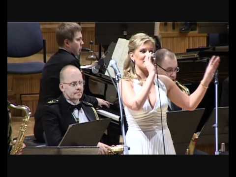 Susanna Aleksandra & Eesti Kaitseväe Orkester - Tee-ehitaja by Uno Naissoo
