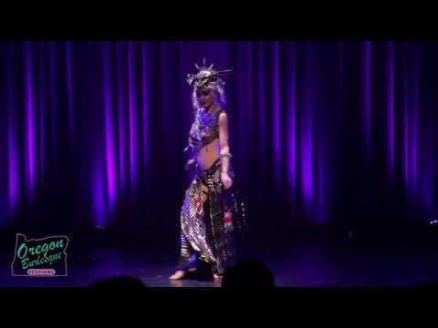 Natasha Riot at the Oregon Burlesque Festival 2019