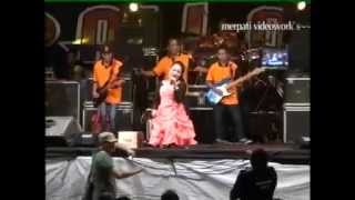 Download lagu Bunga Dahlia  Lilin Herlina  New Pallapa 2014 Tasik Agung Rembang mp3
