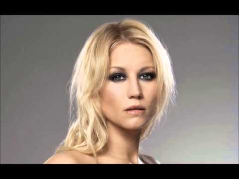 Denise Van Outen Home