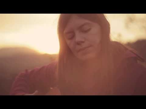 LaVitrola.cl: Dënver - Medio Loca (hasta el bikini me estorba)