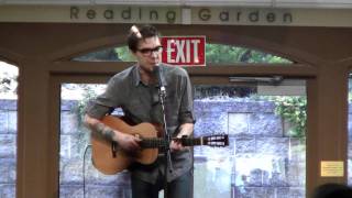 Justin Townes Earle " Slippin' and﻿ Slidin' "