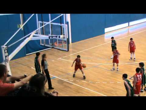 Tirs lliures Sergi Algué al partit CB Cerdanyola A - CB i Unió Mini Blanc Manresa. Abril 2011