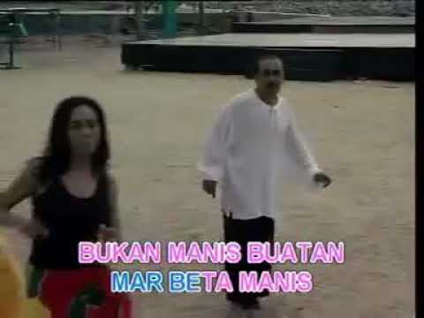 Hitam Manggustang (YOPIE LATUL) Karya Arie Sapulette