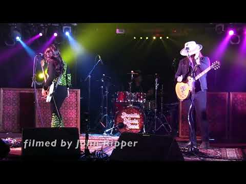 ''IT AIN'T YOU'' - DANIELLE NICOLE BAND @ The Token Lounge; May 2022