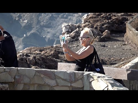 Nicaragüenses y extranjeros disfrutan del parque Volcán Masaya