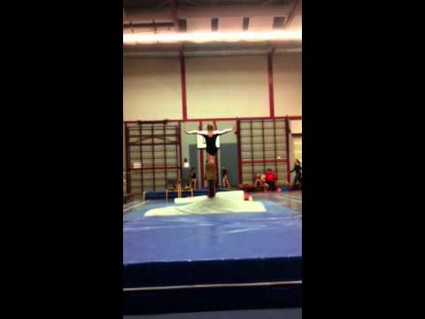 Pre instap D1 Elisa Rebel balk eerste plaats turnen