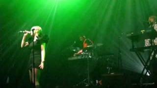 Röyksopp - &quot;The Girl and the Robot&quot; featuring Robyn (Club Nokia 11/18/09)
