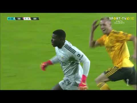 Golo Samuel Soares: CD Trofense 1-(1) Benfica B - Liga Portugal SABSEG | SPORT TV
