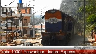 preview picture of video 'The most beautiful regular train at Yesvantpur chugs out gracefully'