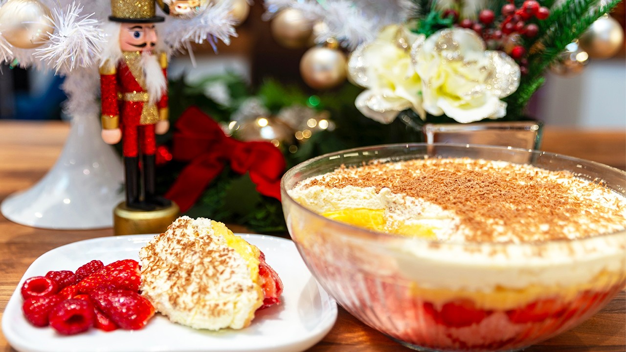 Strawberry Trifle: A true British Classic