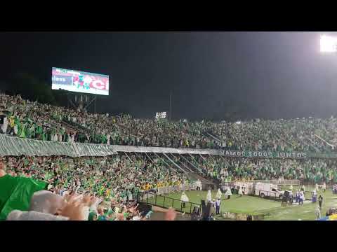 "8K Nacional 3 - Internacional 1 Libertadores. Vamos todos juntos la hinchada y los jugadores." Barra: Los del Sur &bull; Club: Atlético Nacional