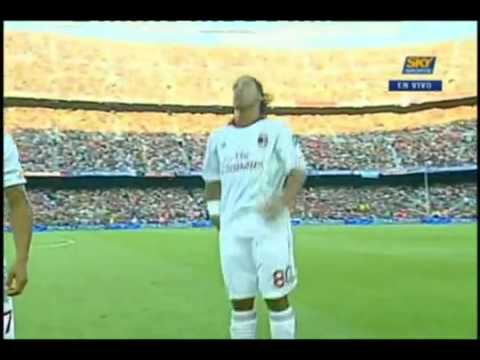 Ronaldinho's comeback on Camp Nou for Barcelona - AC Milan
