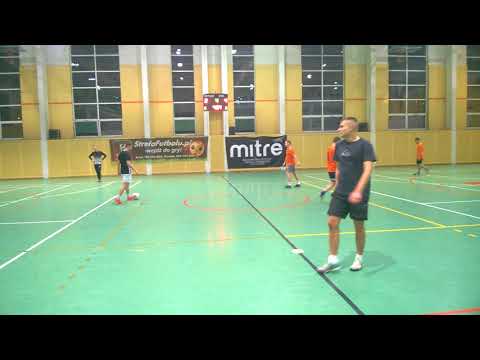 StrefaFutbolu.pl: Wybrzeże Klatki Schodowej - Szmulkers Team